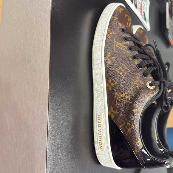 Authentic Louis Vuitton front row sneakers - Picture 7 of 7